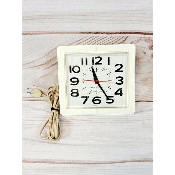 Vintage GE White Small Wall or Table Clock 2203 General Electric Tested - Picture 1 of 10